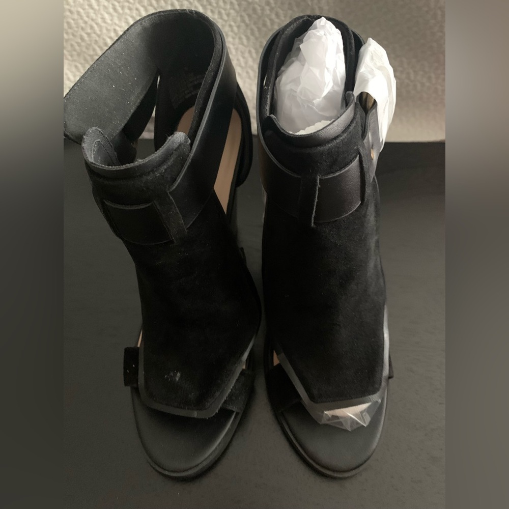 Shoe Dazzle - Lucie - Size 9 black open toe shoe